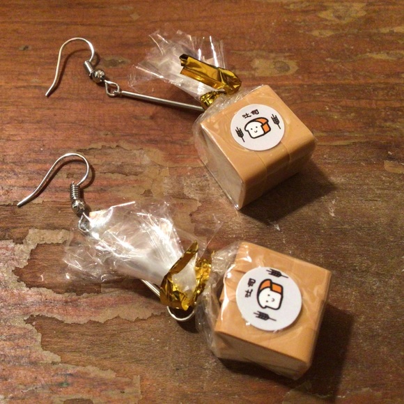 Bread earrings hanging silver novelty gift food - Picture 2 of 7